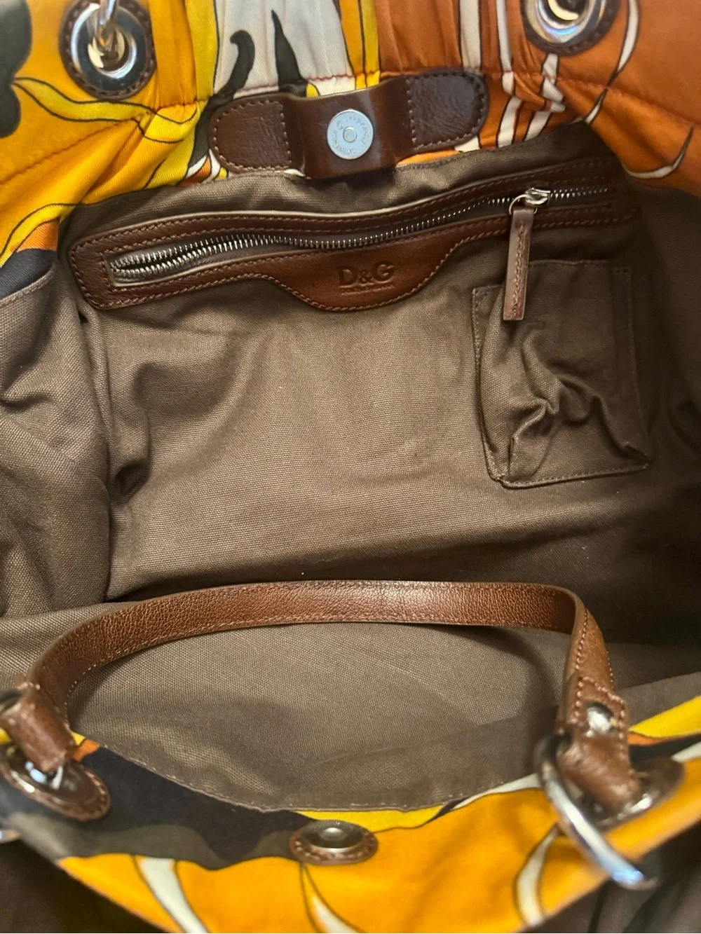 D&G 💯Floral Canvas Tote in Yellow, Orange, Black,Brown ,Cream 🤩